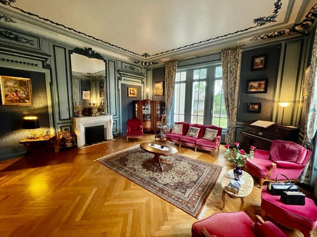 Chateau Maleplane Panzió Saint-Léonard-de-Noblat Kültér fotó