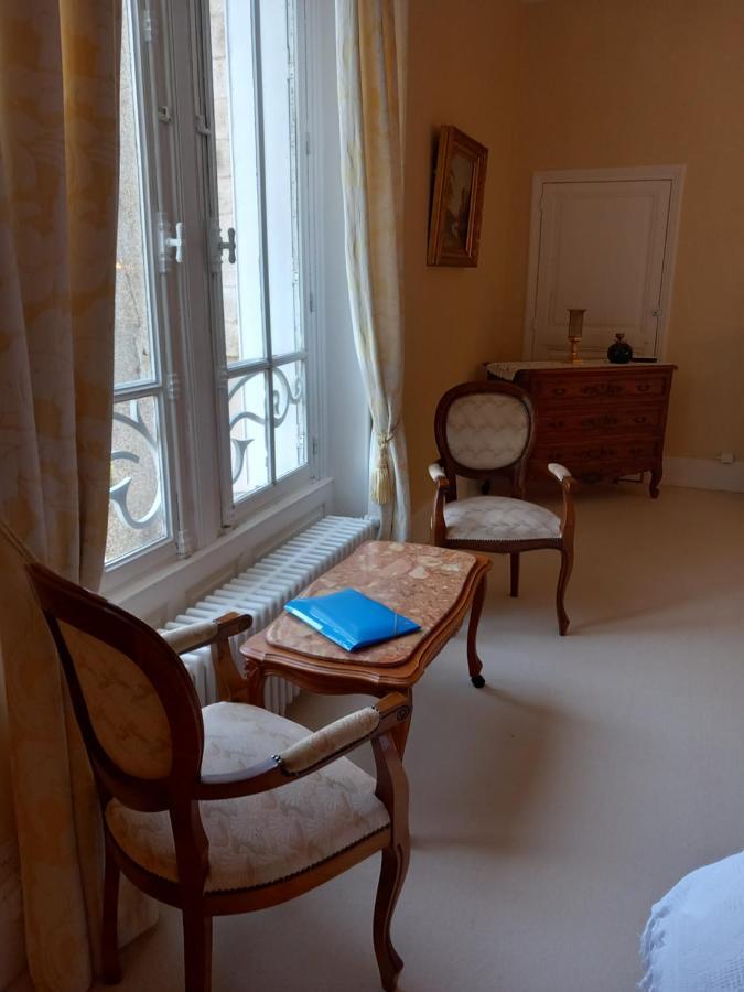 Chateau Maleplane Panzió Saint-Léonard-de-Noblat Kültér fotó
